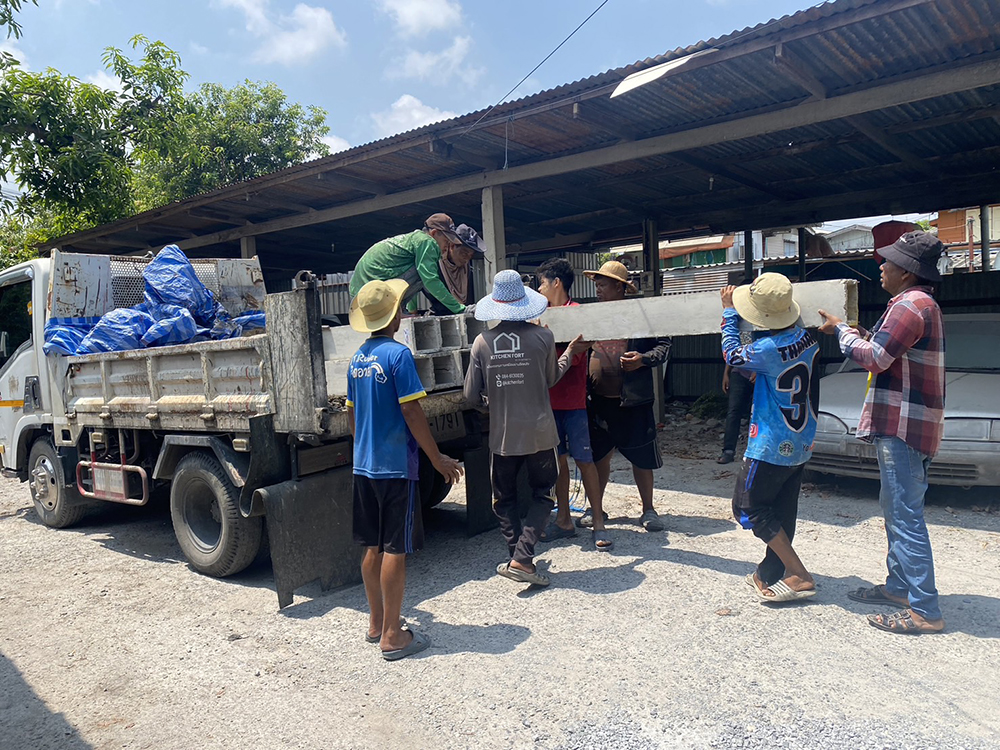 31 - https://โชคศิรินันท์เเท๊กเตอร์.com | บริการรถแม็คโครเล็ก PC30 เเม็คโครใหญ่ PC135 หกล้อดั้มพ์ เเละเทเลอร์ย้ายของ เครียริ่งพื้นที่ ปรับดิน ขุด เจาะ กดเข็ม วางท่อ ถมที่ ย้ายวัสดุก่อสร้าง รับทุบ รื้อ ถอนทุกชนิด รับงานทั่วระยอง