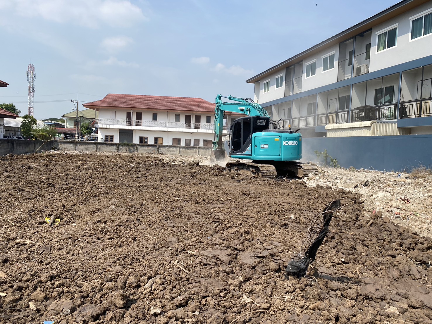 4 - https://โชคศิรินันท์เเท๊กเตอร์.com | บริการรถแม็คโครเล็ก PC30 เเม็คโครใหญ่ PC135 หกล้อดั้มพ์ เเละเทเลอร์ย้ายของ เครียริ่งพื้นที่ ปรับดิน ขุด เจาะ กดเข็ม วางท่อ ถมที่ ย้ายวัสดุก่อสร้าง รับทุบ รื้อ ถอนทุกชนิด รับงานทั่วระยอง