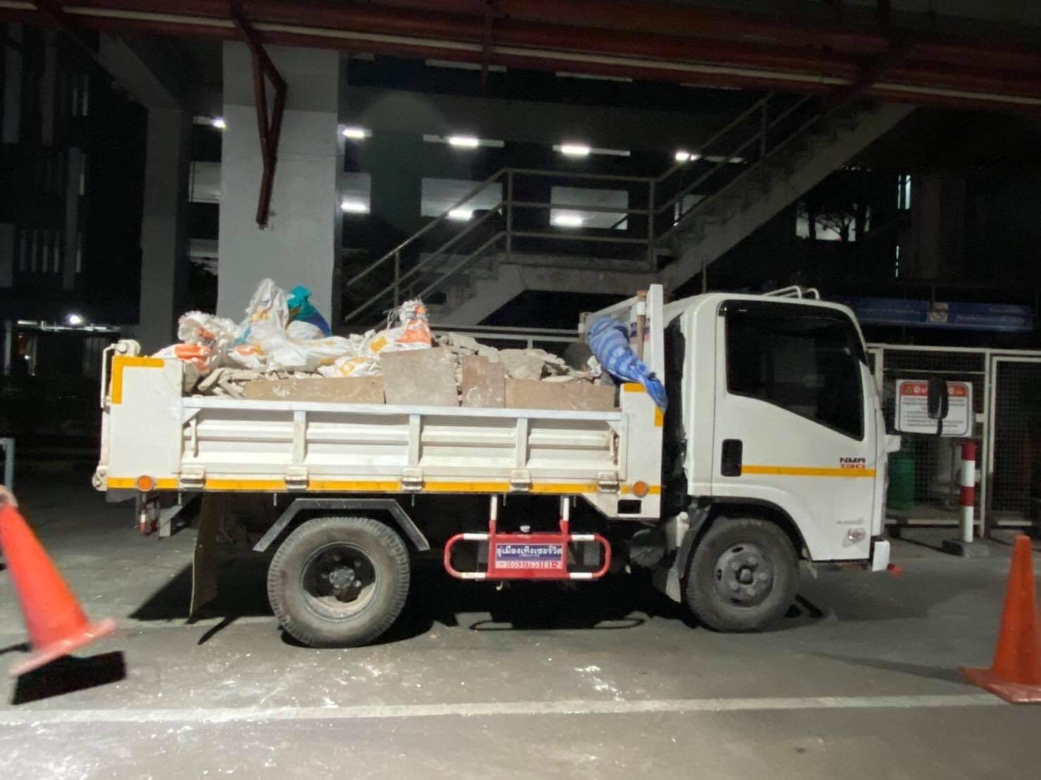 47 - https://โชคศิรินันท์เเท๊กเตอร์.com | บริการรถแม็คโครเล็ก PC30 เเม็คโครใหญ่ PC135 หกล้อดั้มพ์ เเละเทเลอร์ย้ายของ เครียริ่งพื้นที่ ปรับดิน ขุด เจาะ กดเข็ม วางท่อ ถมที่ ย้ายวัสดุก่อสร้าง รับทุบ รื้อ ถอนทุกชนิด รับงานทั่วระยอง