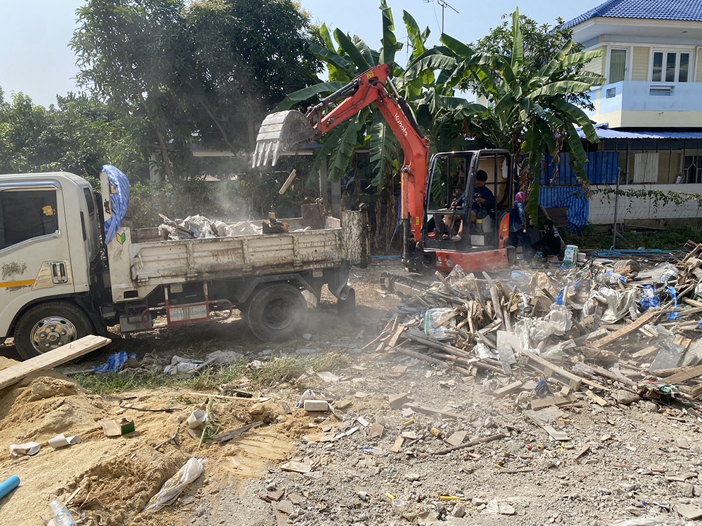 48 - https://โชคศิรินันท์เเท๊กเตอร์.com | บริการรถแม็คโครเล็ก PC30 เเม็คโครใหญ่ PC135 หกล้อดั้มพ์ เเละเทเลอร์ย้ายของ เครียริ่งพื้นที่ ปรับดิน ขุด เจาะ กดเข็ม วางท่อ ถมที่ ย้ายวัสดุก่อสร้าง รับทุบ รื้อ ถอนทุกชนิด รับงานทั่วระยอง