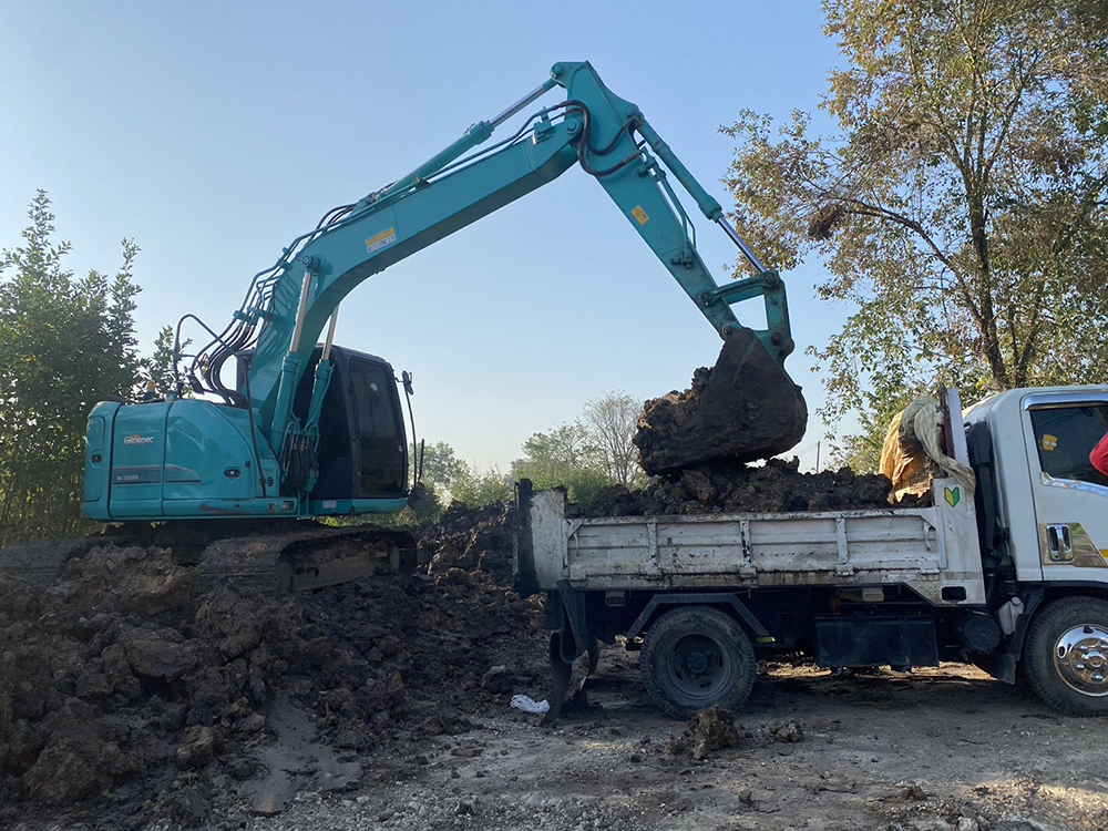 53 - https://โชคศิรินันท์เเท๊กเตอร์.com | บริการรถแม็คโครเล็ก PC30 เเม็คโครใหญ่ PC135 หกล้อดั้มพ์ เเละเทเลอร์ย้ายของ เครียริ่งพื้นที่ ปรับดิน ขุด เจาะ กดเข็ม วางท่อ ถมที่ ย้ายวัสดุก่อสร้าง รับทุบ รื้อ ถอนทุกชนิด รับงานทั่วระยอง